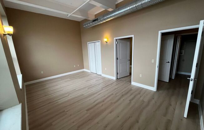 3 beds, 1.5 baths, 2,430 sqft, $1,650, Unit Apt 408