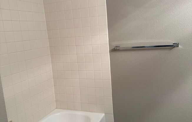 1 bed, 1 bath, 643 sqft, $1,235, Unit 326