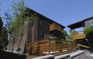 2114 7 AVE W