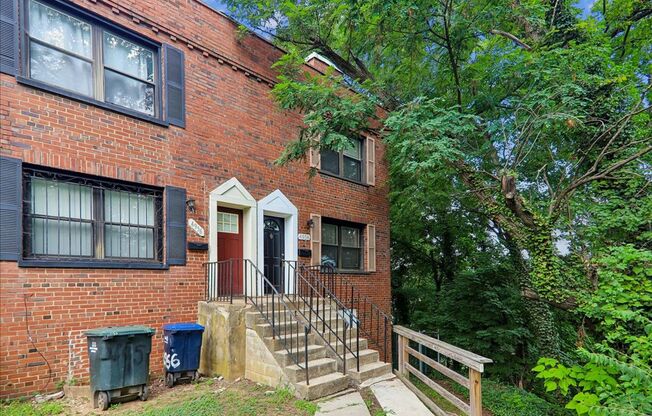 Lovely 3-Bedroom 1 bath End Unit townhome in Deanwood