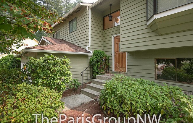 Lovely 2610sf Downtown Woodinville Hm – Great Home in Perfect Location