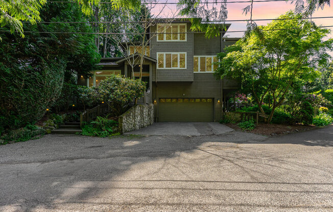 5443 45 AVE W