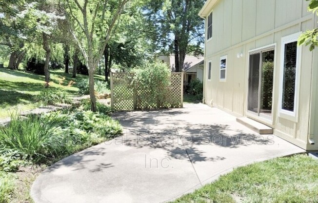 321 NE LNDG DR