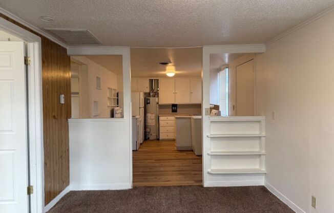 2 beds, 1 bath, 575 sqft, $900, Unit 304