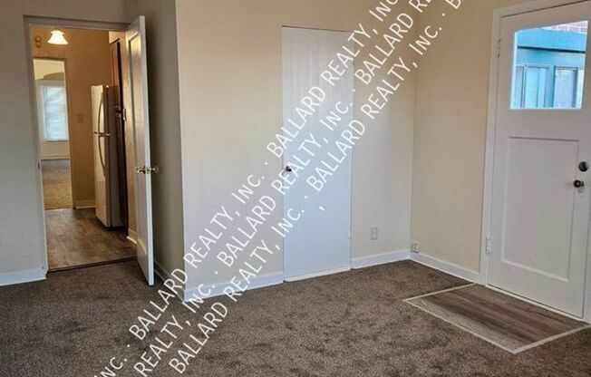 2 beds, 1 bath, $1,700, Unit Unit 816