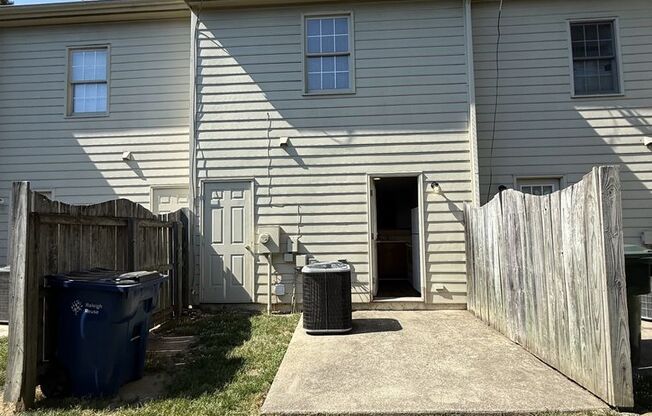 2 bd 1.5 bath Townhouse