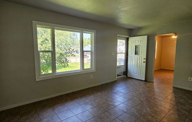 3 BED | 1 BATH | SINGLE-LEVEL HOME | NORTH