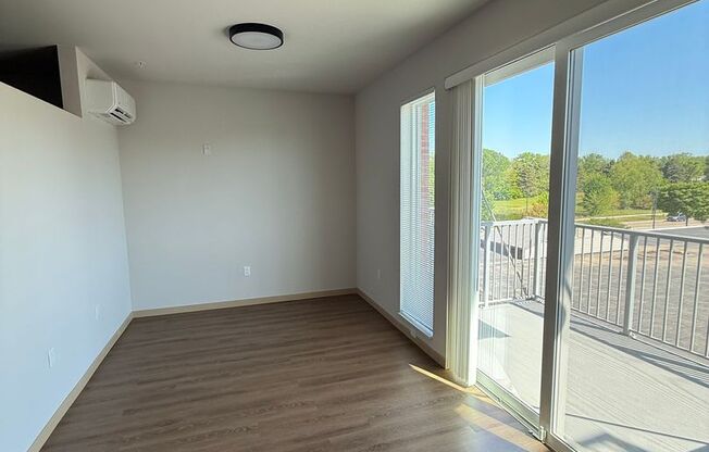 Studio, 1 bath, 551 sqft, $1,350, Unit #207
