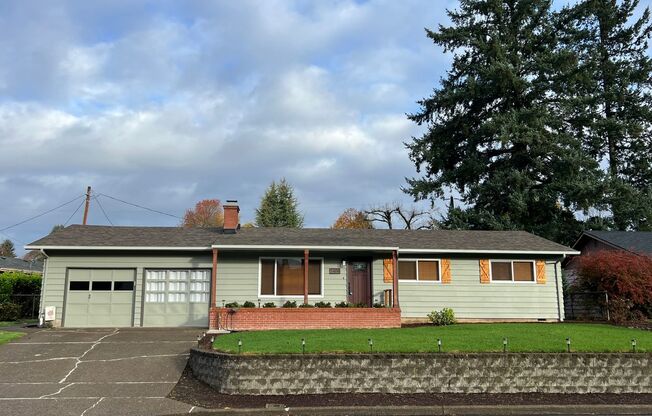 Spacious Ranch Style Home in Chateau Crest for Lease - 5408 NE 49th St