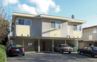 $1000 OFF | Winslow Place - In-Unit Laundry & Private Deck in Wallingford - Greenlake - Fremont Location!