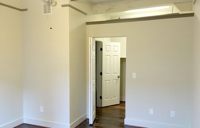 1 bed, 1 bath, 800 sqft, $1,390, Unit 448