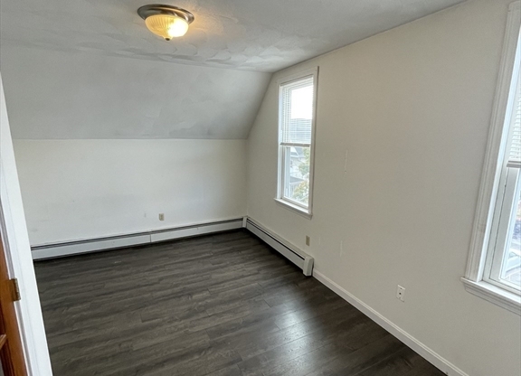 1 bed, 1 bath, 700 sqft, $1,700, Unit 3