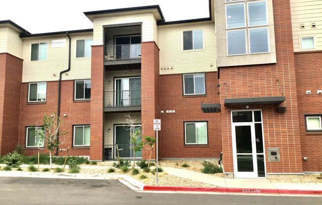 Wonderful 2bed 2 bath condo for rent at LIV City center in Aurora CO unit 206