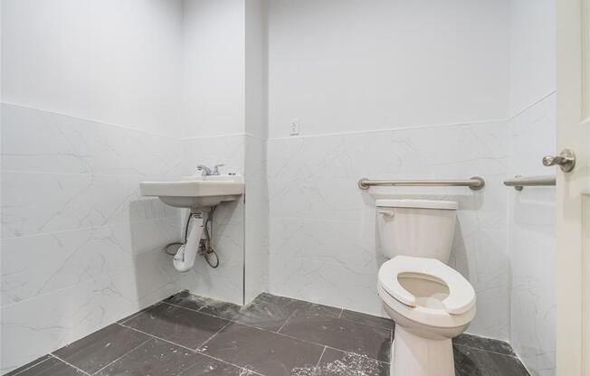 828 57 ST