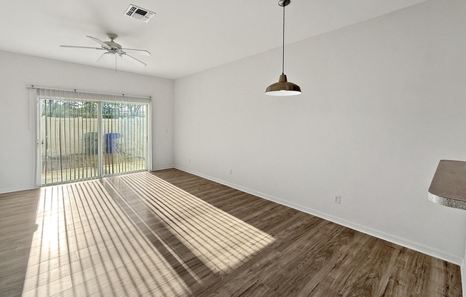 3612 PINE OAK CIR