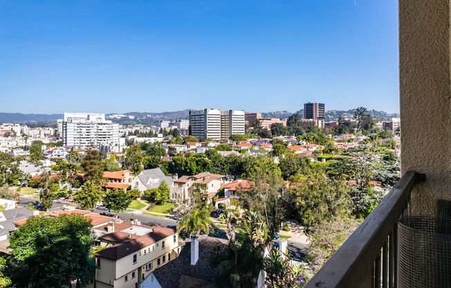 1 bed, 2 baths, $2,695