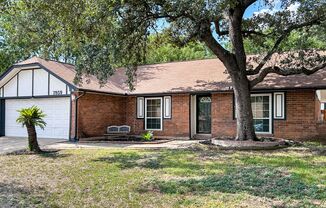 Inviting Northwest San Antonio Home - Fireplace, Office Flex, & Mature Trees