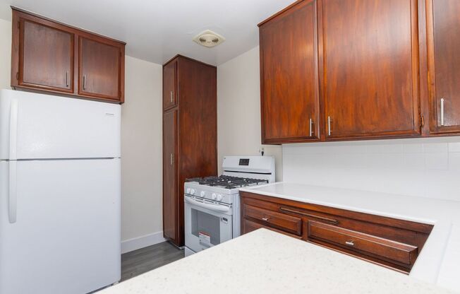 Studio, 1 bath, $2,095, Unit 30