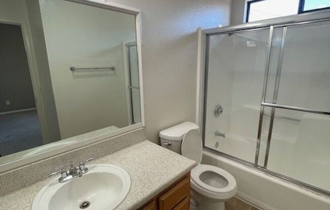 2 beds, 2 baths, $2,900, Unit 4077A