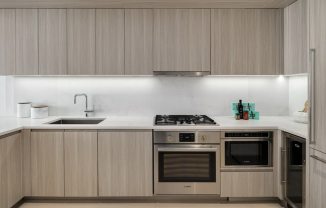 2 beds, 2.5 baths, 1,600 sqft, $16,000, Unit 1805