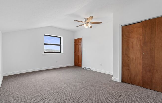 2304 1/2 E Carson Street