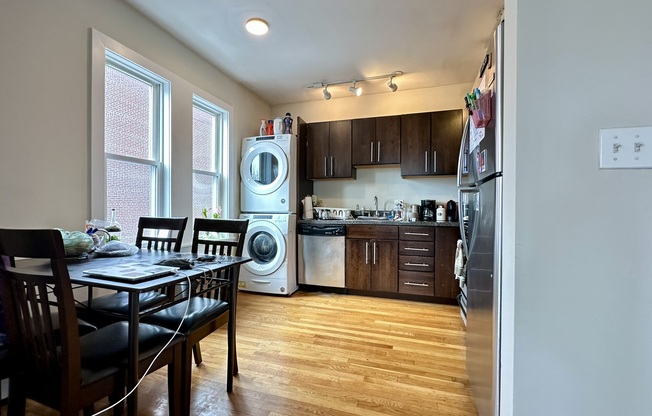 3 beds, 1 bath, $5,250, Unit 2