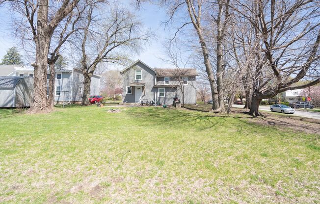 406 W 12th St - Cedar Falls