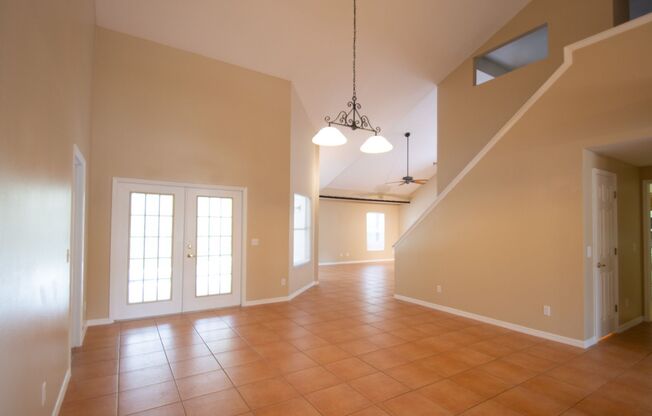 Gorgeous 4/3 two story pool home in Winter Park!