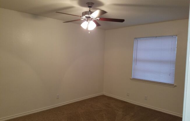 1 bed, 1 bath, 714 sqft, $855, Unit *304