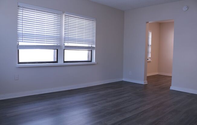 Charming & Updated | Spacious Layouts Near KCAI & UMKC in historic Hyde Park