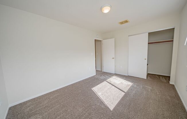 2 beds, 1 bath, $2,200, Unit 2