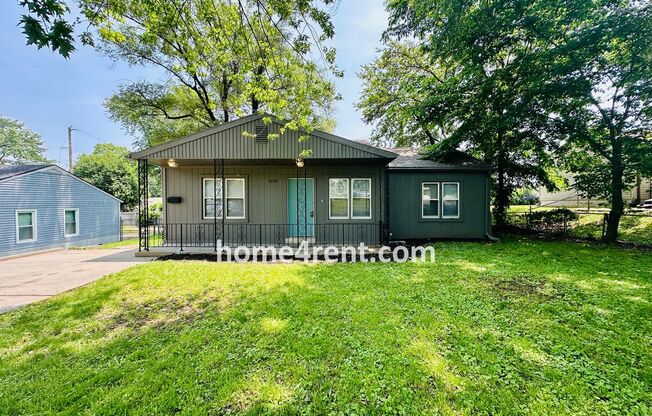 Cozy, Ranch Style Home w/ Stainless Steel Appliances and a Fenced Yard!