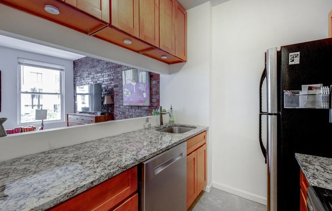 350 W 14 ST
