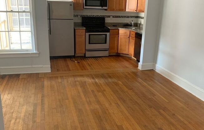 3 beds, 2 baths, $1,800, Unit Apt. 104