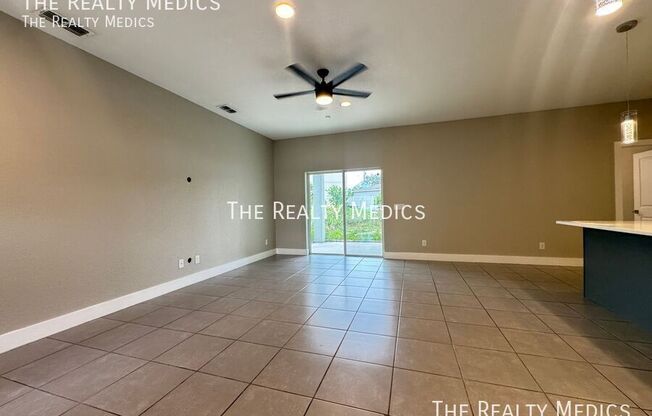 12 ZINNIA LN E