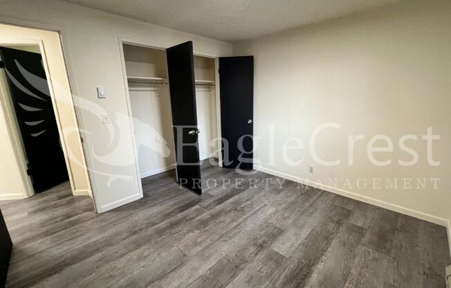 2 beds, 1 bath, $1,050, Unit 1027H