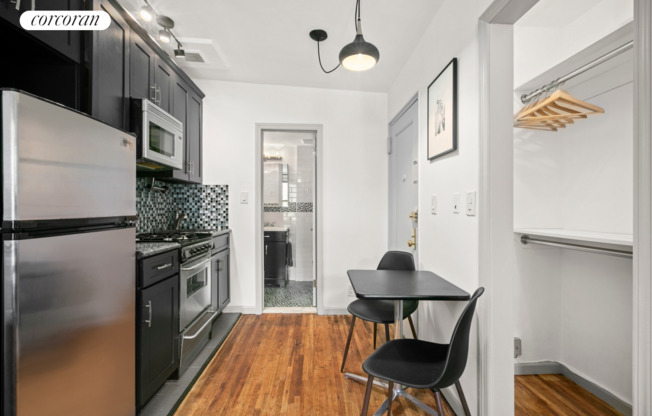 513 E 5 ST