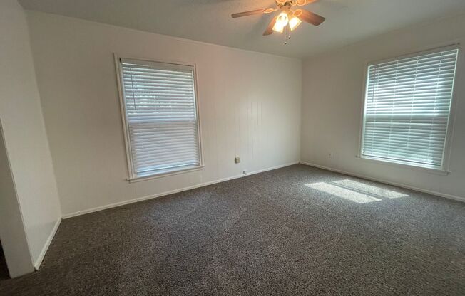 2 beds, 1 bath, $950