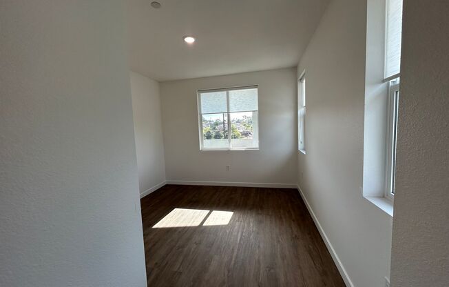 2 beds, 2 baths, 902 sqft, $3,070, Unit 2112-104