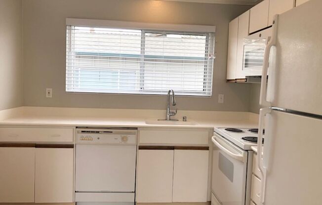 1 bed, 1 bath, 935 sqft, $2,950, Unit 66