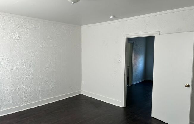 2 beds, 1 bath, $1,125, Unit Unit 1