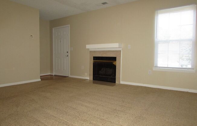 Beautiful 2 Bed/ 2.5 Bath Townhome in Downtown Mooresville - Mooresville Graded School District - Fireplace - Patio