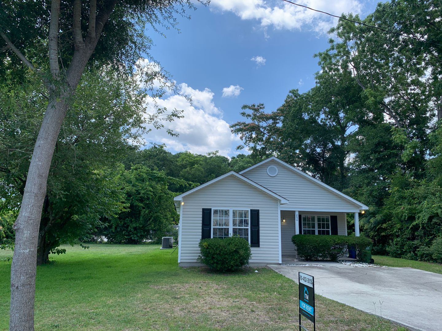 3 BD, 2 BA House: Freshly Painted + New Flooring + Available Now!