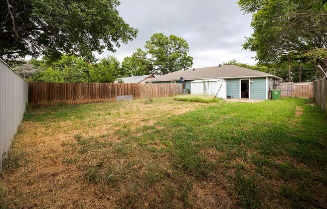Spacious 2 Bed, 2 Bath Duplex with Huge Backyard – Aubrey ISD
