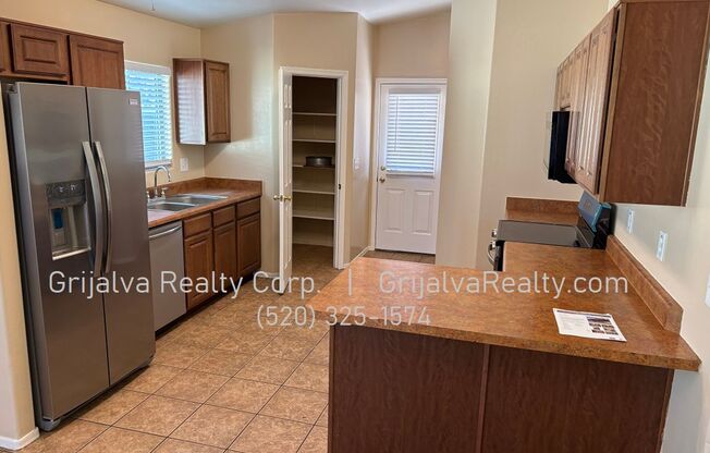Spacious 4 Bedroom, 2 Bath House for Rent (36th St/Campbell)
