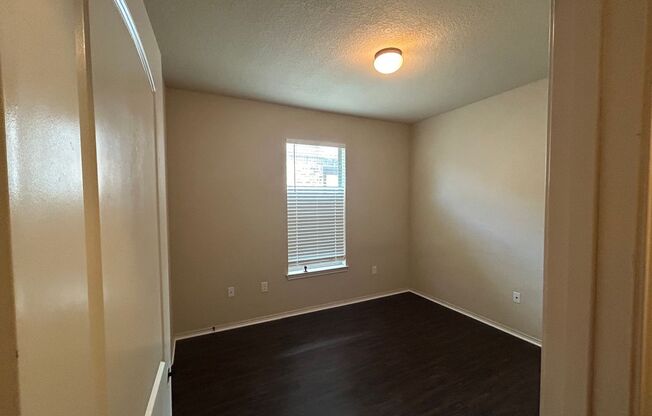 3 beds, 2 baths, $1,550