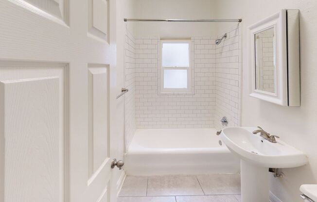 Studio, 1 bath, 400 sqft, $1,645, Unit 524-202