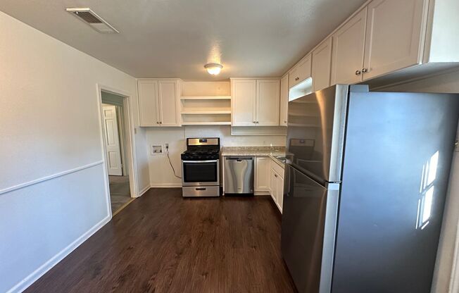 2 beds, 1 bath, 1,235 sqft, $1,550, Unit 1729 Mariposa Dr