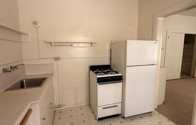 Sunny Apartment, Close to everywhere! Near by BART & CAL