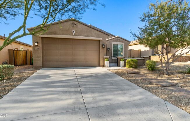 Amazing House For Rent In Estrella